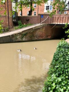 AB - Top floor 2 bed modern town centre apartment with parking for one vehicle - Stratford-upon-Avon - 3