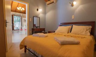 Amphitrite's House - Neon Oitilon - 0