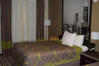 Super 8 by Wyndham Stockbridge - Stockbridge - 4