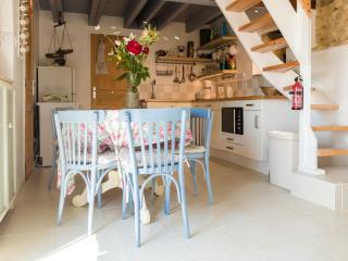 Rustic Chic Country Cottage - 8
