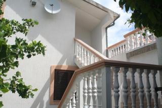 Plahuter Apartments 1 - Gornji Karin - 7
