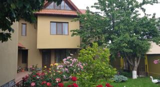 Villa Mugur - 2 Mai - 2