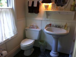 Emerald Necklace Inn Bed and Breakfast - Lakewood - 2