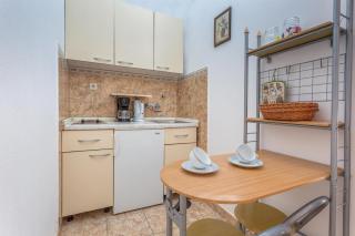 Apartments by the sea Hvar - 10430 - Hvar (Lesina) - 8