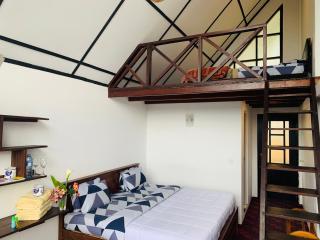 Sherwood Cottage - 1