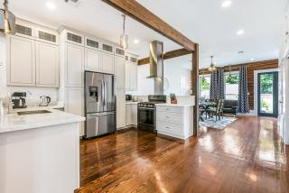 Modern, Spacious Townhouse with Luxury Amenities - 9