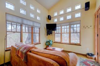 Creekside Guest Cottage - 6