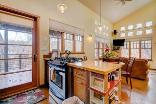 Creekside Guest Cottage - 3