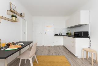 SuperApart Belwederska A MiniStudio, Balcony, Kitchen, Pet-Friendly, TV & Wifi - Warschau - 5