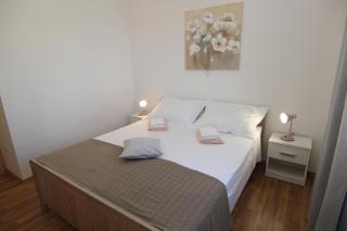 Family Apartments House Damir - Pag - 2
