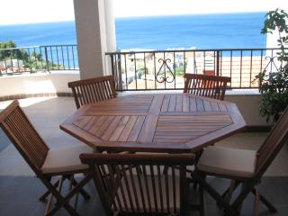 Apartments Leut - Sveti Stefan - 0