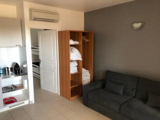 Porticcio centre plage à pieds, studio-cabine 4 Pers max - 8
