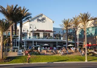 The White House with spa, bikes and steps to the beach and down town main street shops and dining - Huntington Beach - 6