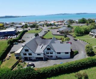 Salty Dog Inn - Snells Beach - 8
