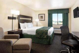 Baymont by Wyndham Glenwood - 3