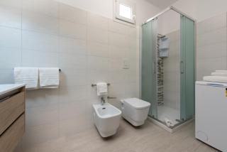 Isule Apartments - 1