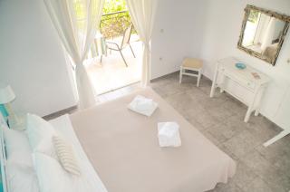 Heracles Guesthouse - Rovies - 1
