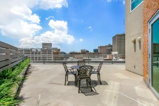 Modern & Fully Furnished Apartments in the Heart of the City - 9