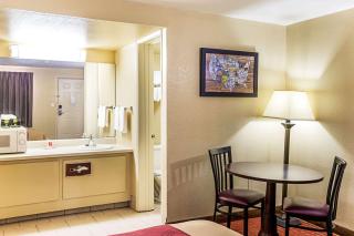 Econo Lodge McAlester - McAlester - 2