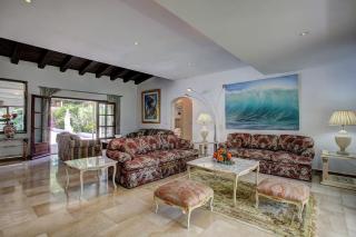 Exclusive villa Las Palmeras Puerto Banus with heated private swimming pool, Marbella, Spain - Marbella - 1