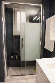 Chic & Comfortable Central Apart, close to National Archeological Museum! - 2