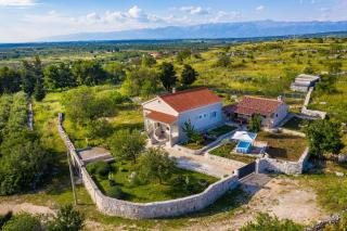 Holiday home Ante with beautiful private garden - Nadin - 0