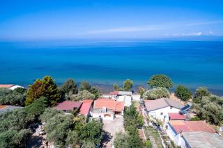 Poli's Beach House - 6