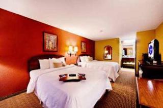 Days Inn & Suites by Wyndham Tyler - 9