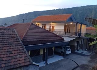 Holiday Home Anggun Bromo - Bromo - 0