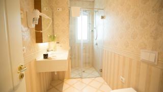 Royal Hill Hotel - Tirana - 8