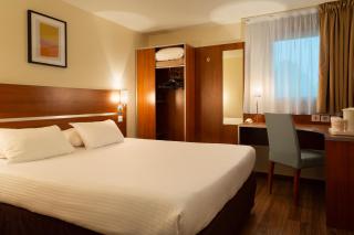 Comfort Hotel Aeroport Lyon St Exupery - 9