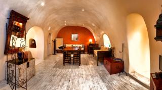 Heliophos Boutique Caves - Oia - 4