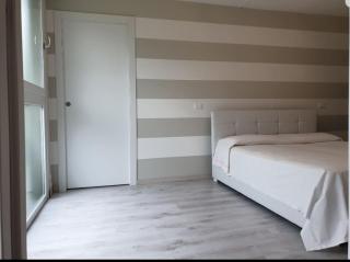 HOLIDAY APARTAMENTS - Desenzano del Garda - 9