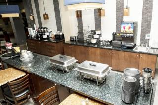 Best Western Plus Williston Hotel & Suites - 7