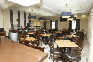 Best Western Plus Williston Hotel & Suites - Williston - 3