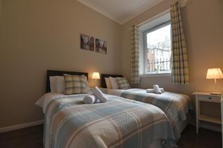 Pleasance Apartment Ground Floor Main Door Access - 9