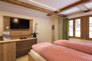 Hotel Restaurant Hirschen - Interlaken - 3