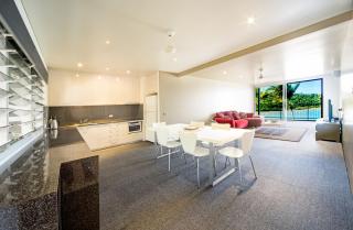 Baybliss Escape #4 - Adults Only - Shute Harbour - 2