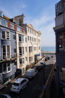 Funky Home by the Pier, 3 Bedrooms, Sleeps 10 - Brighton & Hove - 1