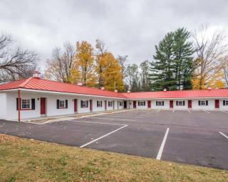 Econo Lodge - Saint Albans - 6