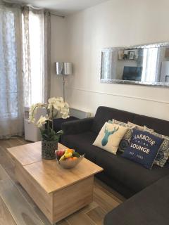 Stylish White and Red Apartments - Juan-les-Pins - 2
