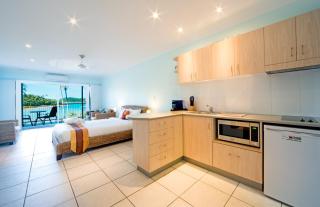 Baybliss Escape #3 - Adults Only - Shute Harbour - 7