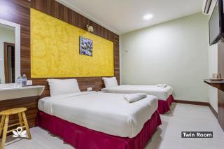 Golden Night Hotel - 9