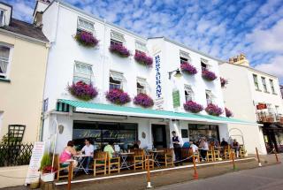 Bon Viveur Guest House - 9