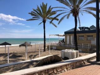 Beautiful modern apartment 100m from the sea - 8