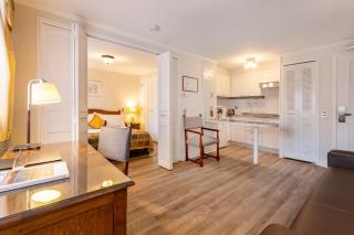 Park Plaza Apartments - 4