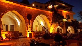 Kayatas Cave Suites - 9