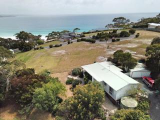Cockatoo Cabin - Binalong Bay - 9