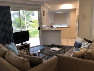 The Burlington Holiday Apartments - Maroochydore - 4