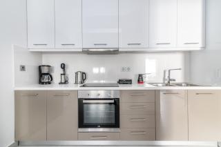 Lux 'n Comfort Apartments - 1